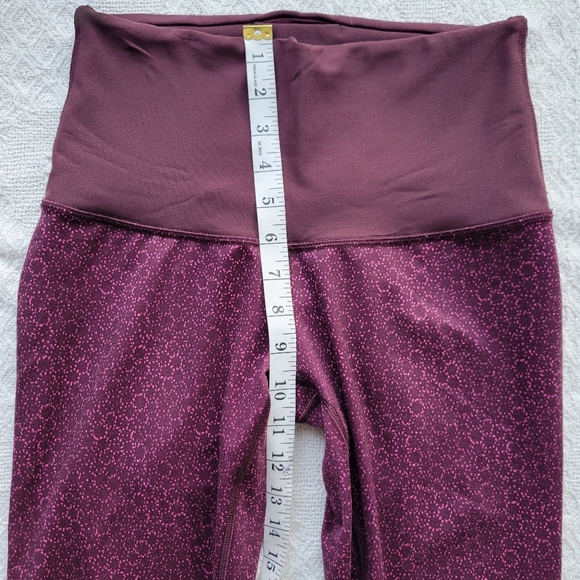 Lululemon Sweaty Endeavor Mesh Activewear Leggings -  Tight Star Pixel Raspberry - Picture 8 of 10
